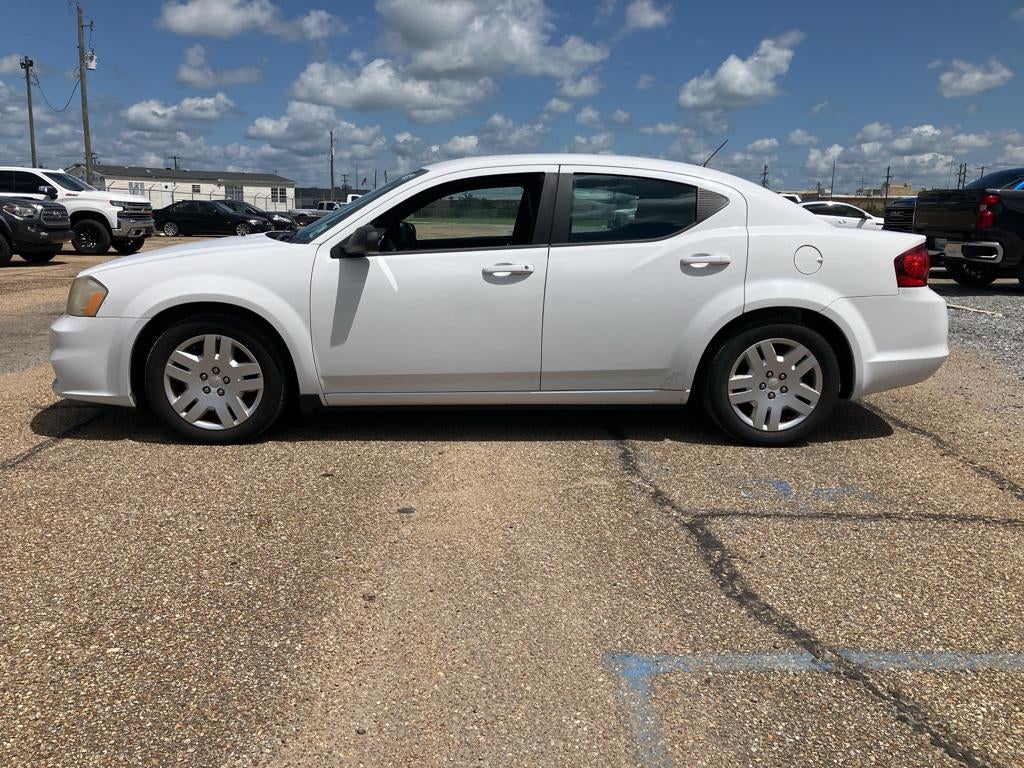 2013 Dodge Avenger SE's photo