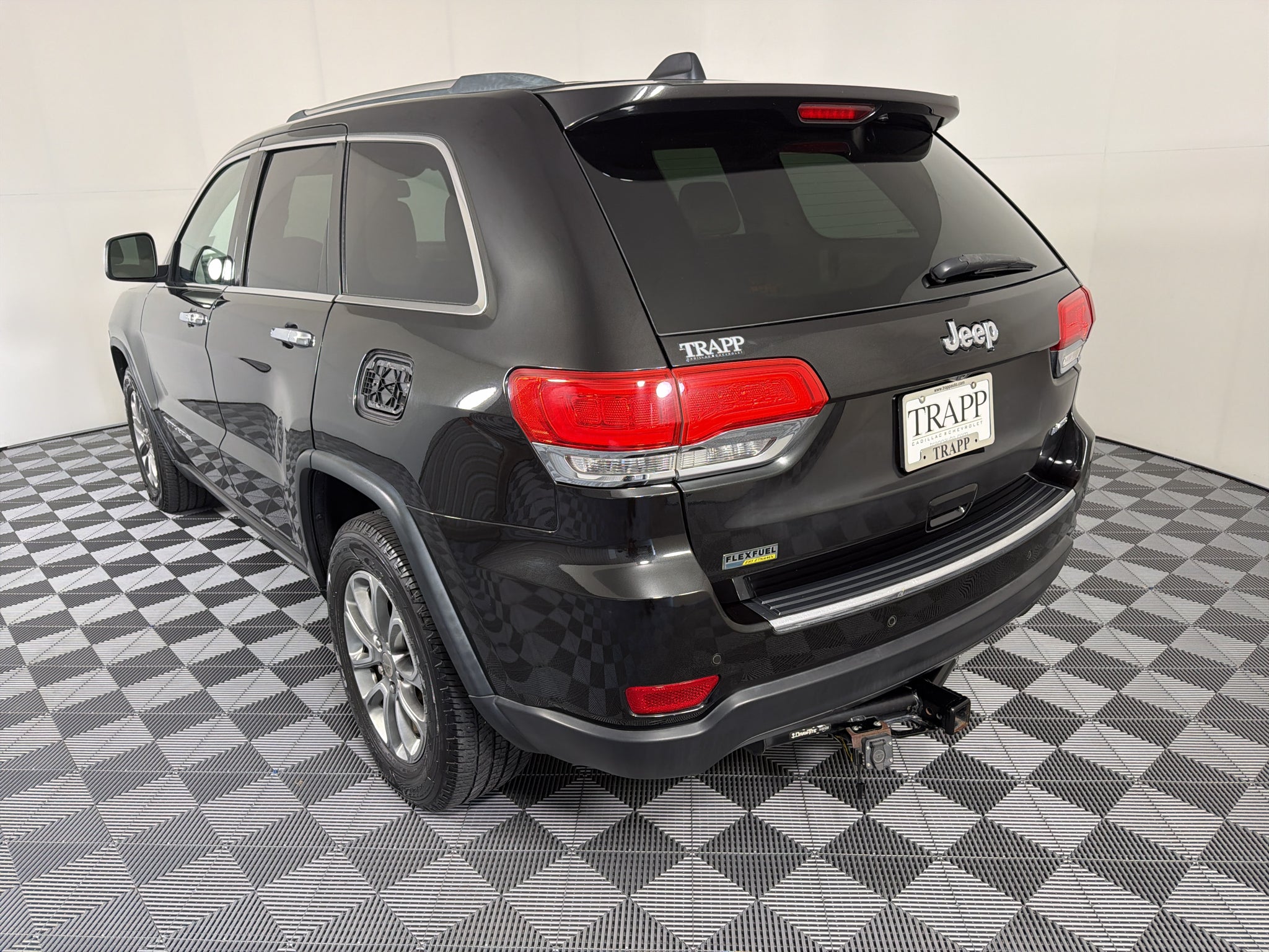 Used 2015 Jeep Grand Cherokee Limited with VIN 1C4RJEBG2FC629374 for sale in Houma, LA