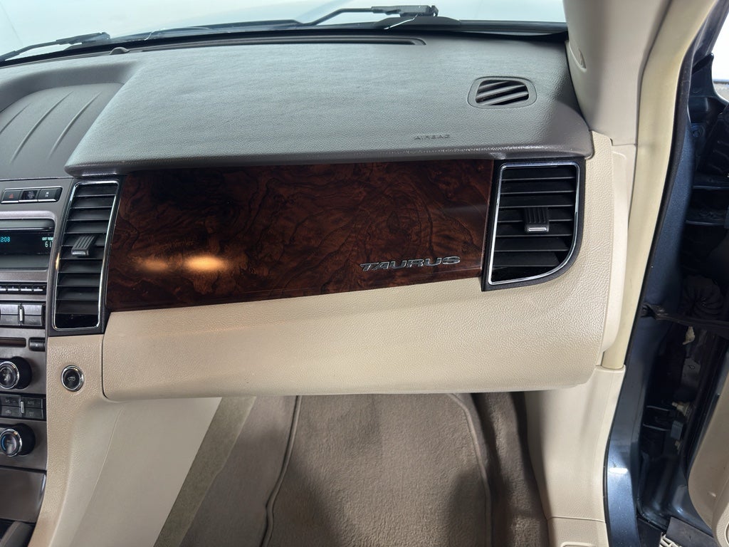 2010 Ford Taurus SEL