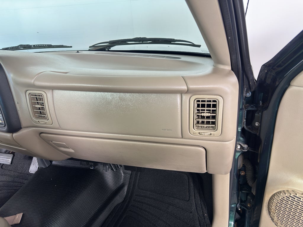 2002 Chevrolet Silverado 1500 Reg Cab 119.0" WB