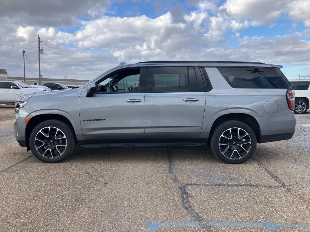 2023 Chevrolet Suburban RST