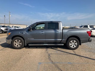 2017 Nissan Titan SV