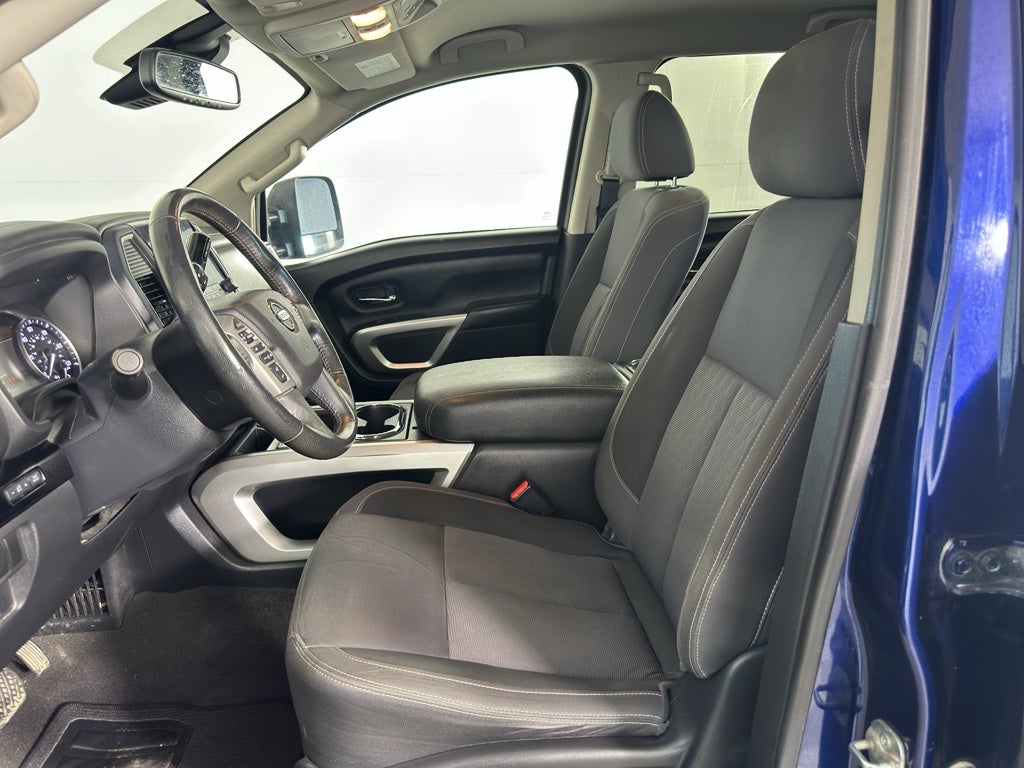 2022 Nissan Titan SV