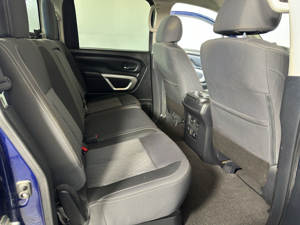 2022 Nissan Titan SV