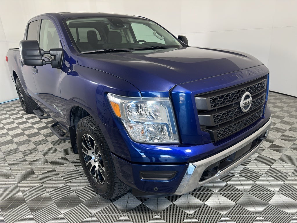 2022 Nissan Titan SV