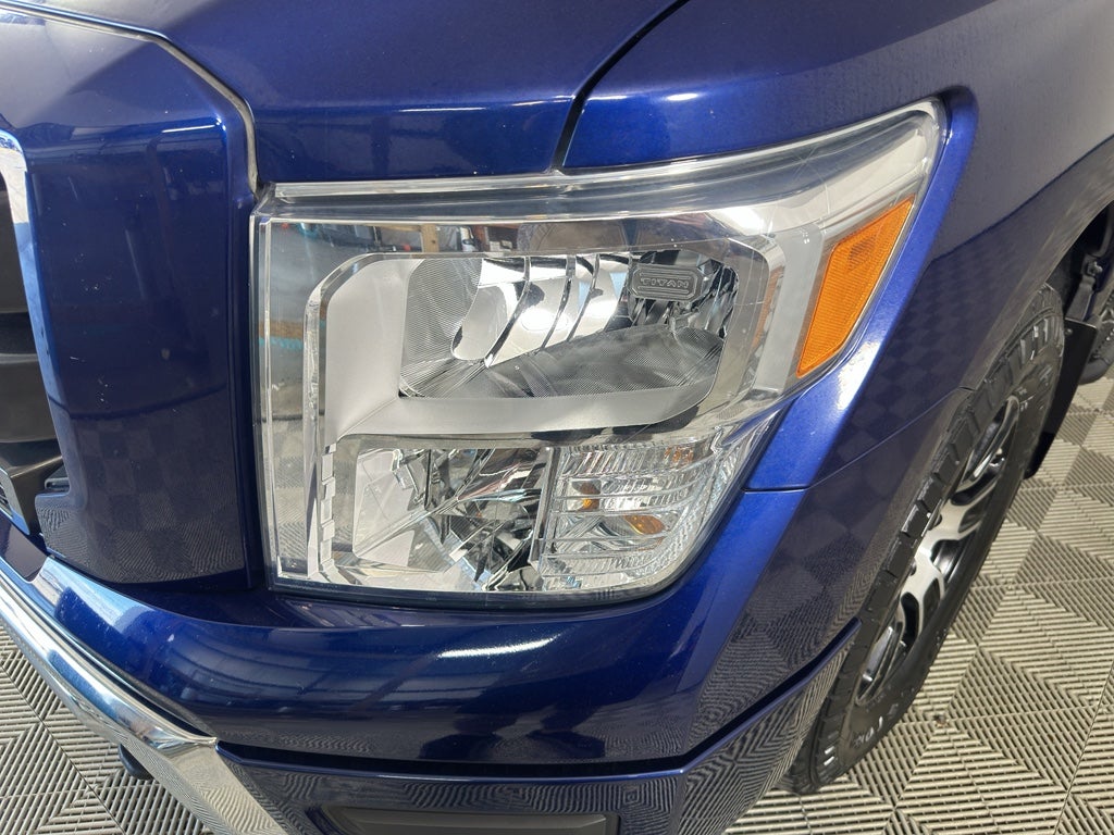 2022 Nissan Titan SV