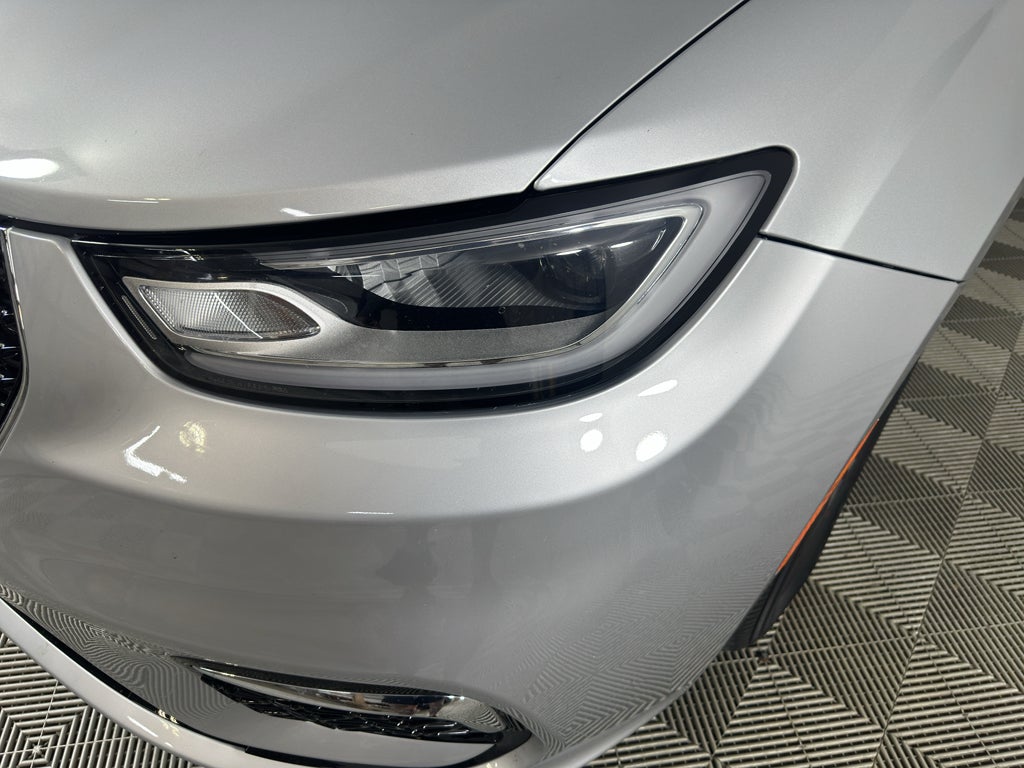 2024 Chrysler Pacifica Hybrid Select