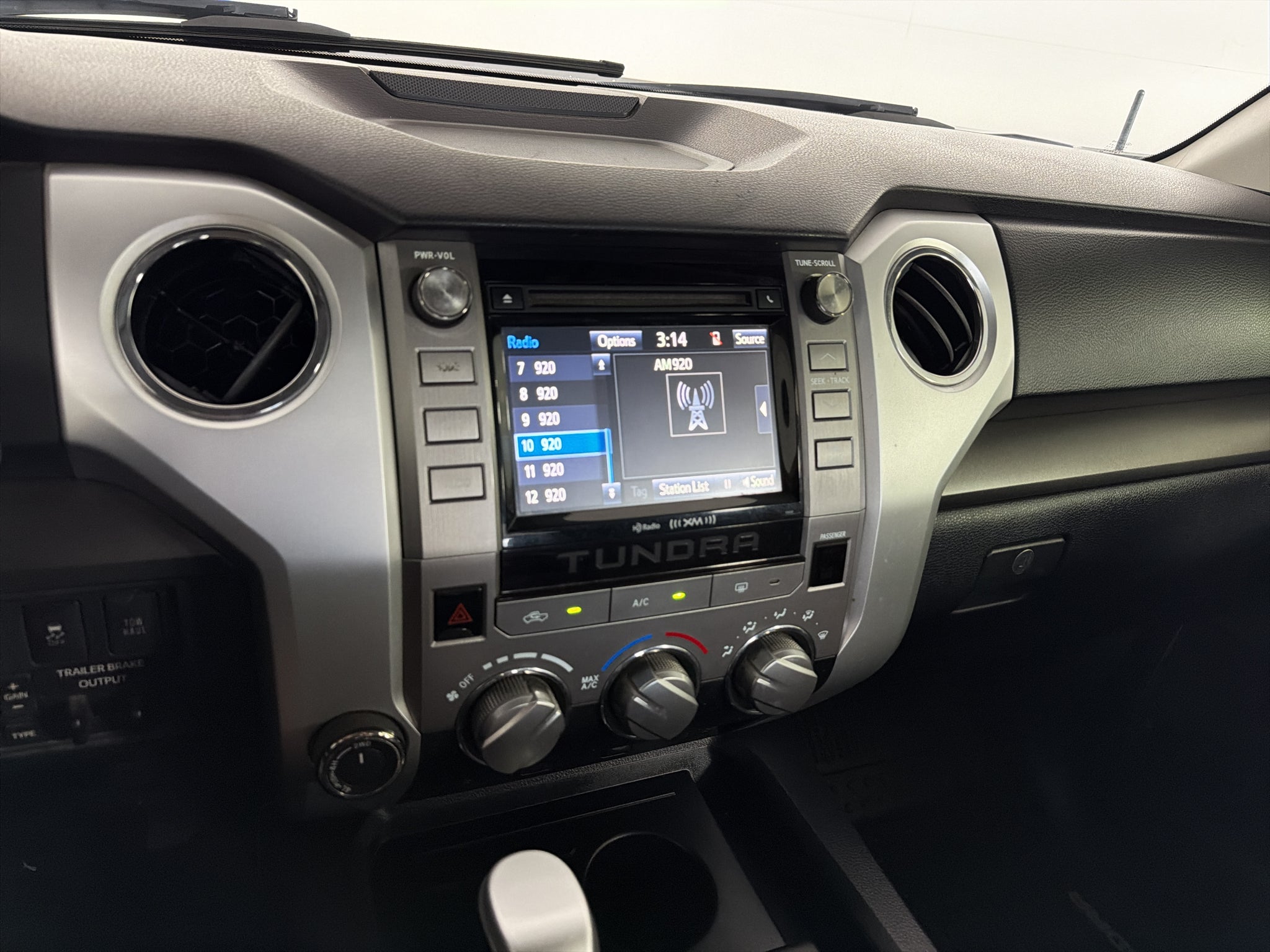 2017 Toyota Tundra 4WD SR5