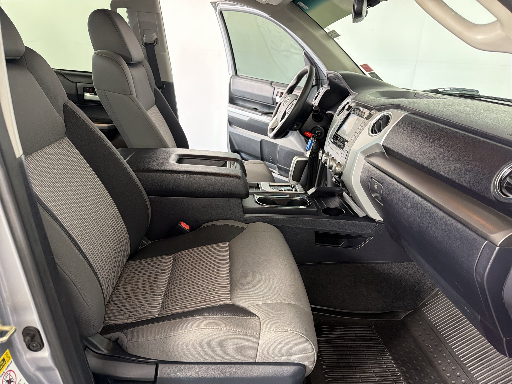 2017 Toyota Tundra 4WD SR5