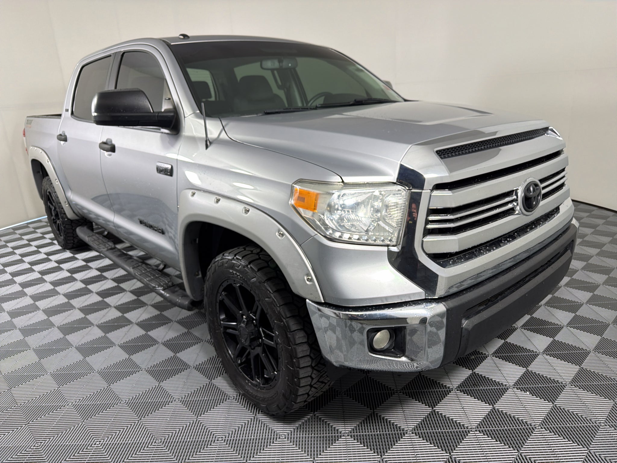 2017 Toyota Tundra 4WD SR5