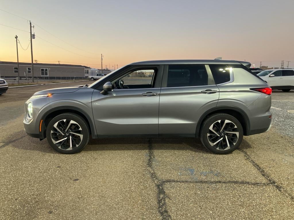 2022 Mitsubishi Outlander SE