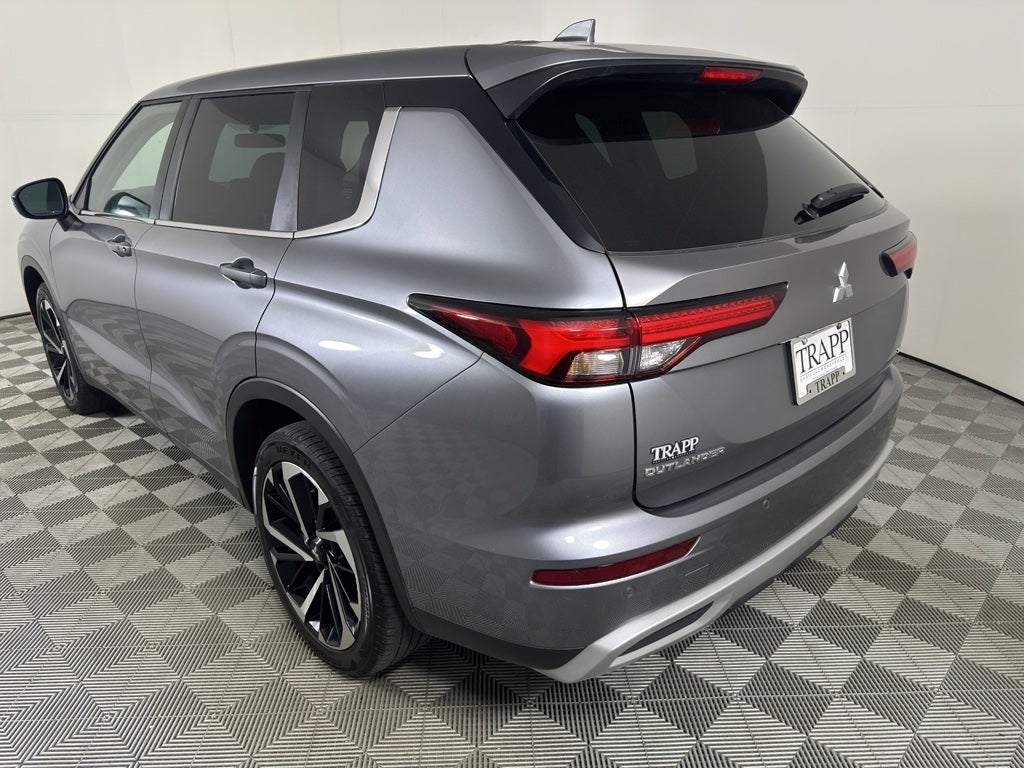 2022 Mitsubishi Outlander SE